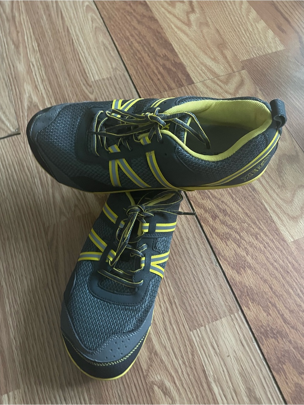 Men's Athletic Running Shoes - Dark Gray & Yellow